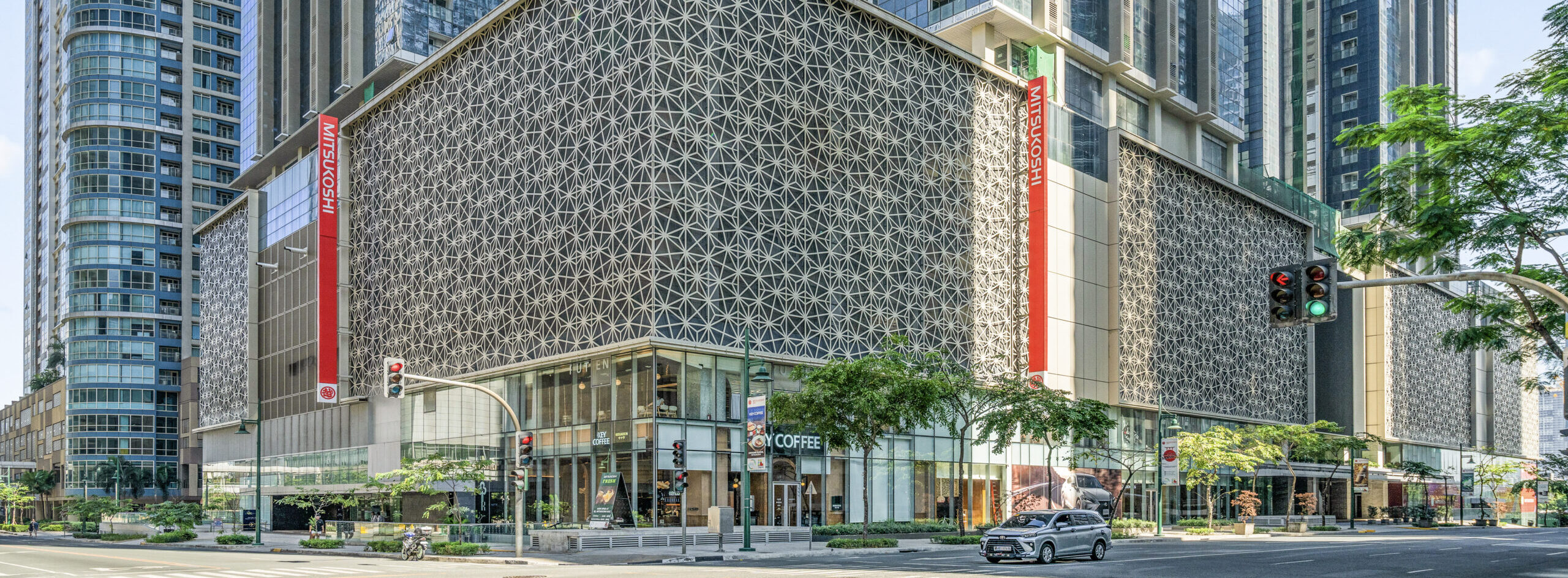 $hero_banner['image']['alt]