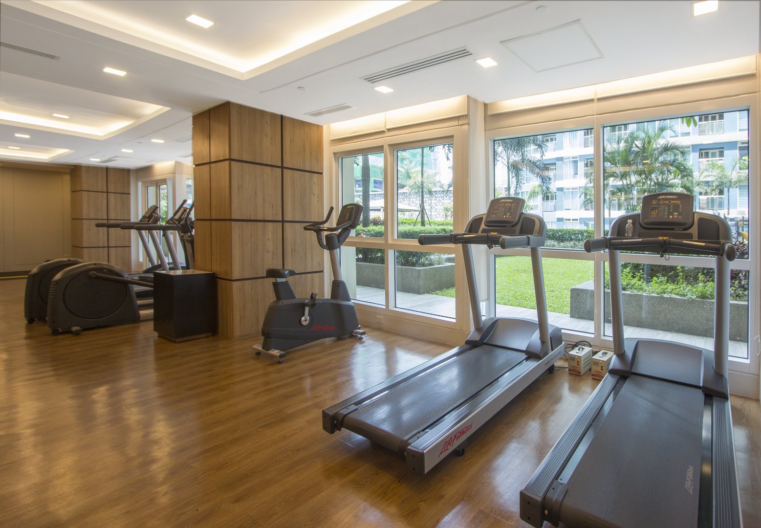 Park West Gym (Large)_1